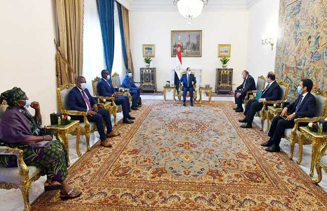 الرئيس السيسي يستقبل وفدا كونغوليا ويؤكد مساندة مصر للكونغو في رئاسة الاتحاد الإفريقي| صور