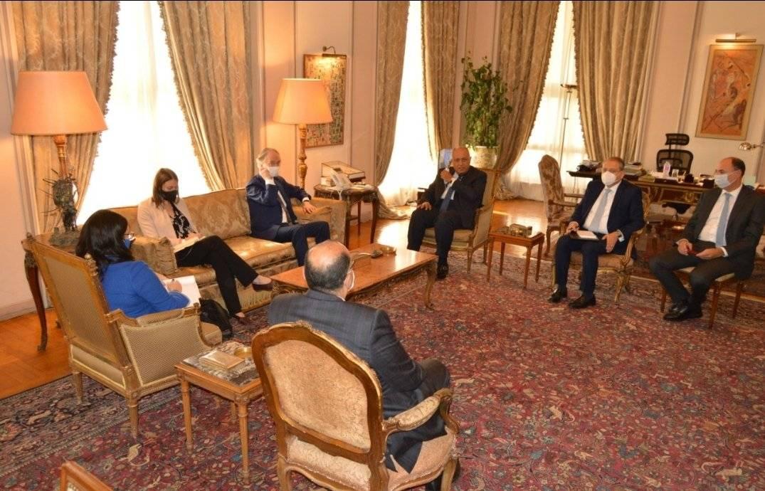 وزير الخارجية يناقش مع «بيدرسون تطورات العملية السياسية في سوريا