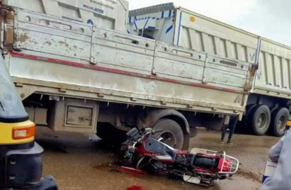 مصرع أب واثنين من أبنائه وإصابة الثالث في حادث مروري مروع بكفر الشيخ -  بوابة الأهرام