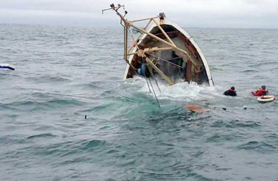 جهود للبحث عن صياد مفقود في غرق مركب صيد بسواحل دمياط