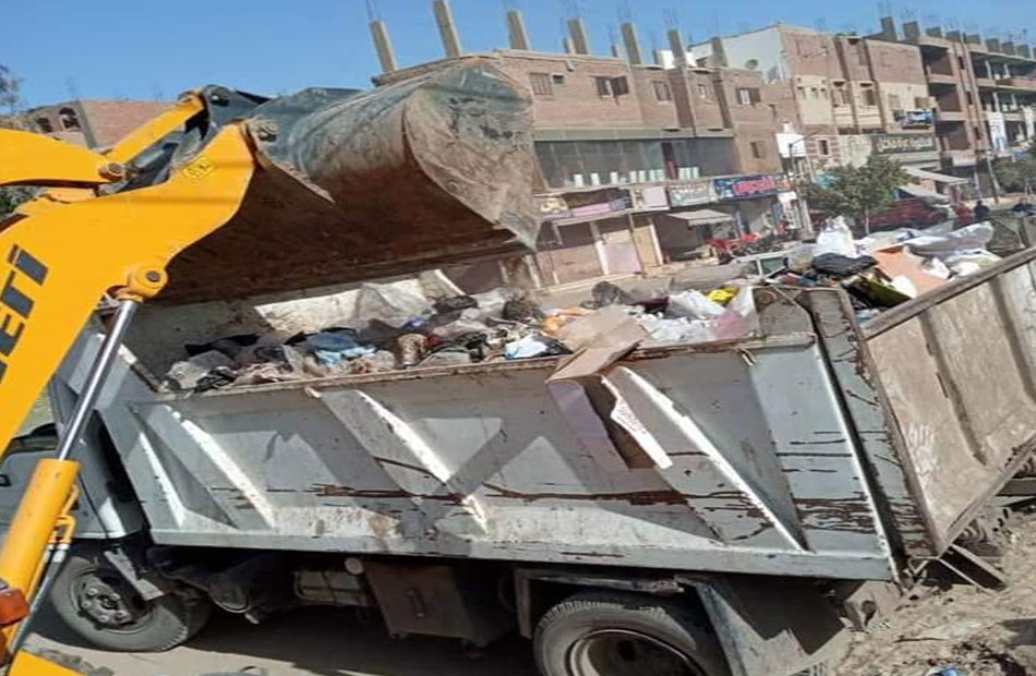 رفع 70 طن قمامة ومخلفات بمدينة وقرى ساقلتة | صور - بوابة الأهرام