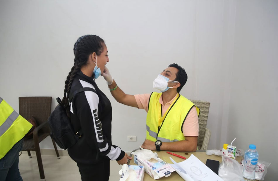 إجراء الكشف الطبي على المشاركين في نهائيات الأولمبياد الرياضي الثاني للمحافظات الحدودية بشرم الشيخ