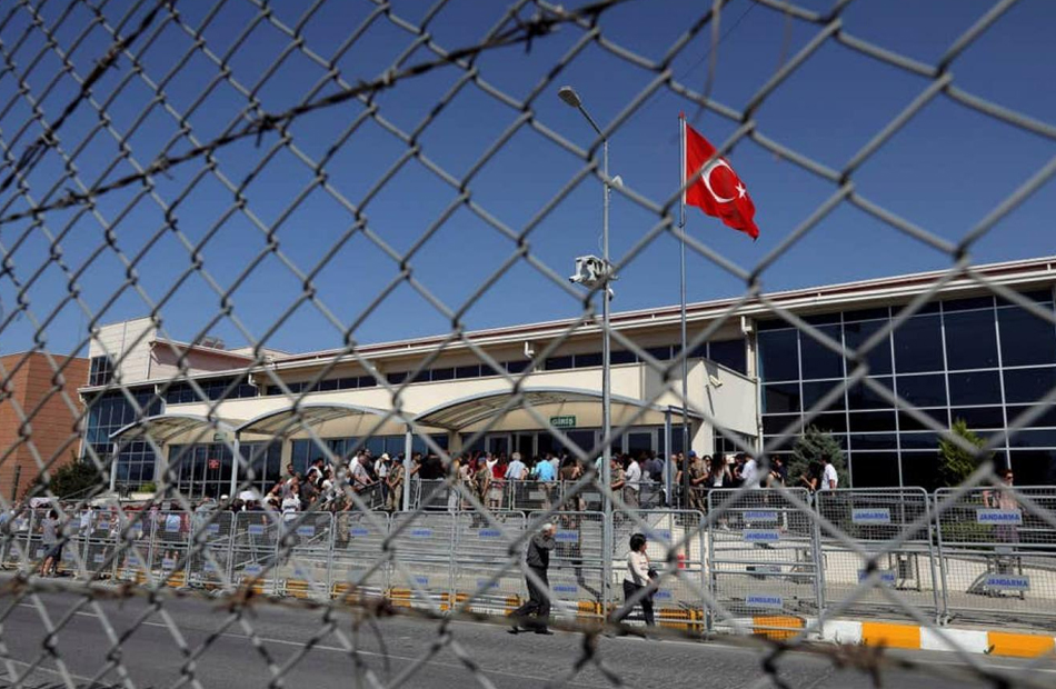 التفتيش العاري للنساء في السجون فضحية بتركيا.. والحكومة تبررها - بوابة  الأهرام
