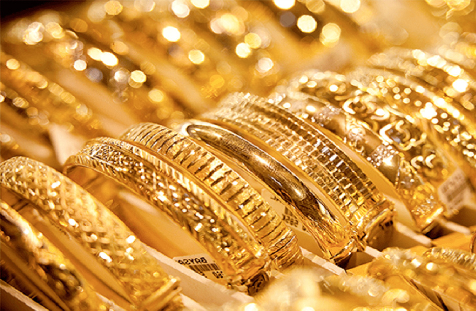 تراجع سعر الذهب اليوم الجمعة  في السوق المحلية والعالمية 