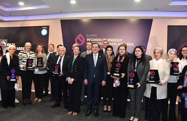 وزير البترول يكرم الفائزات بجوائز المرأة في مجال الطاقة | صور 