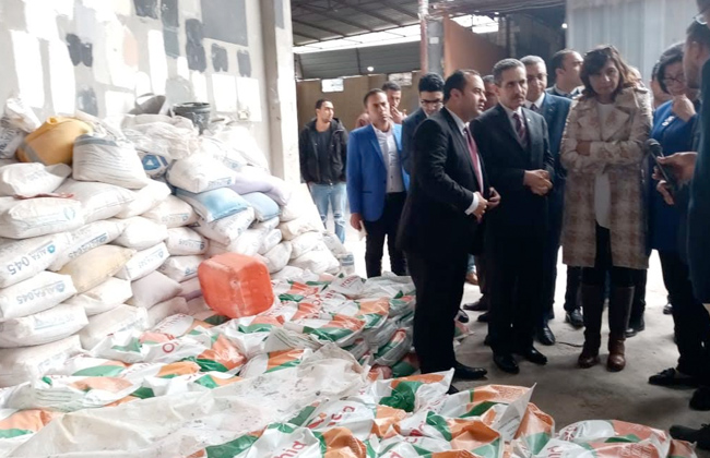 وزيرة الهجرة ومحافظ الغربية يتفقدان مصانع الفرستق ضمن القرى المنتجة | صور