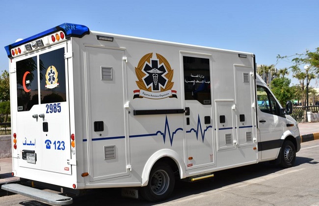 وصول سيارة إسعاف ذاتية التعقيم بتكلفة  مليون جنيه لمطار أسوان | صور 