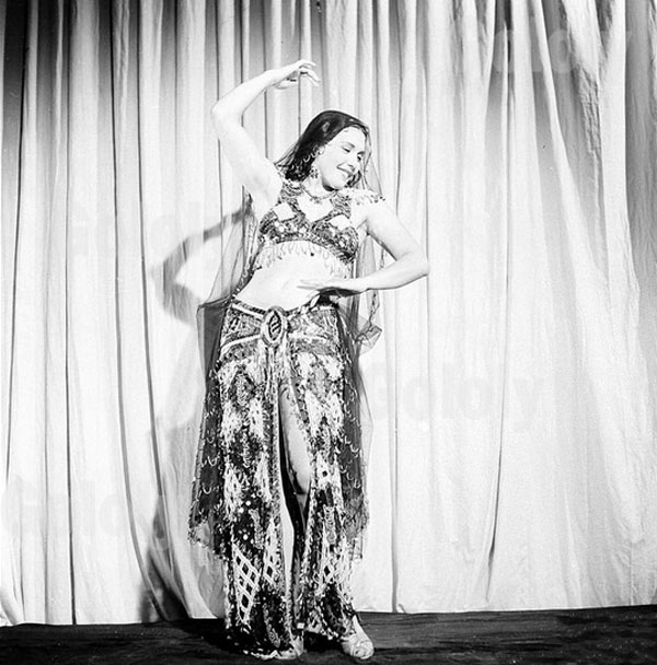 Восточная эпоха. Золотая Эра bellydance. Golden era беллиданс. Golden era bellydance костюм. Голден Эра Восточный танец.