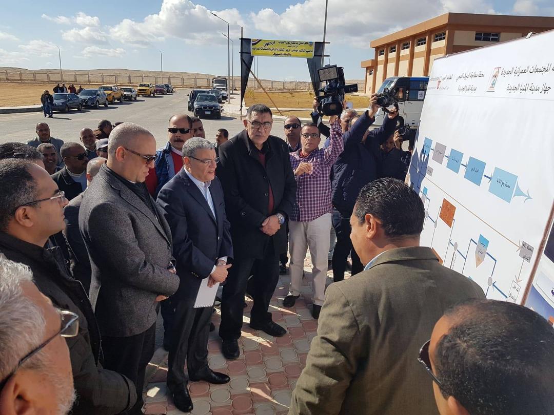 وزير النقل ومحافظ المنيا يتفقدان محطة السكك الحديدية