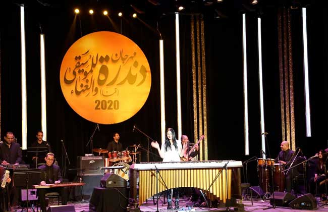 وزيرة الثقافة ومحافظ قنا يشهدان فعاليات ثالث أيام مهرجان دندرة للموسيقى والغناء| صور