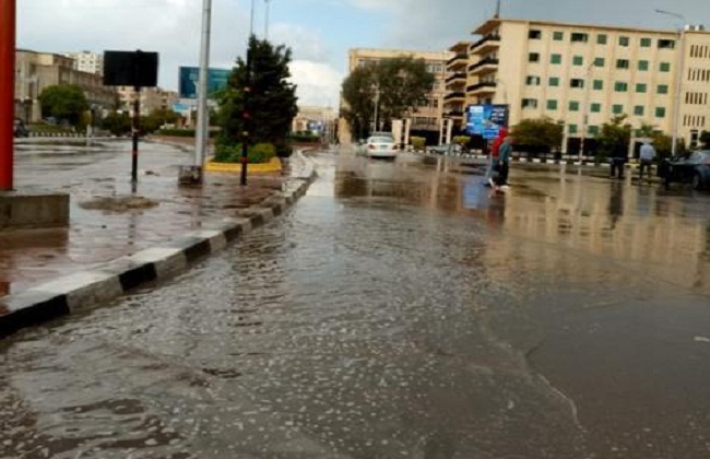 أمطار غزيرة على مدن وقرى كفرالشيخ تغرق الشوارع وتقطع الكهرباء وتوقف حركة الصيد