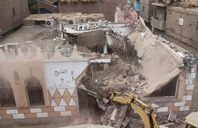 انهيار مسجد بـالرشايدة وأوقاف سوهاج خاطبنا الوزارة للإحلال والتجديد| صور 