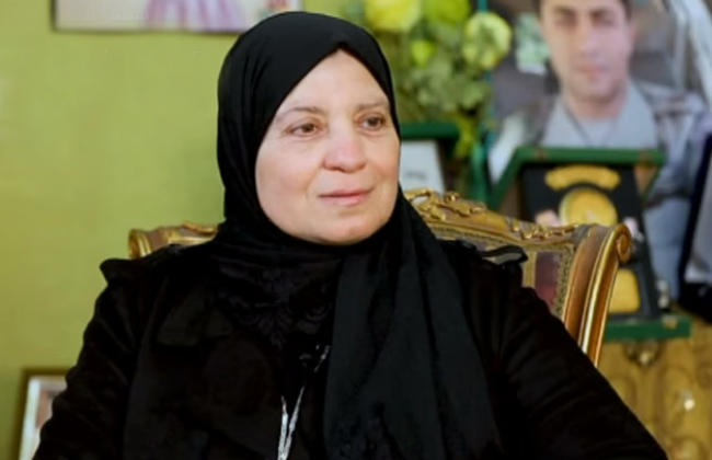 والدة شهيد أدعو المصريين للمشاركة في انتخابات البرلمان للحفاظ على حق أولادنا | فيديو