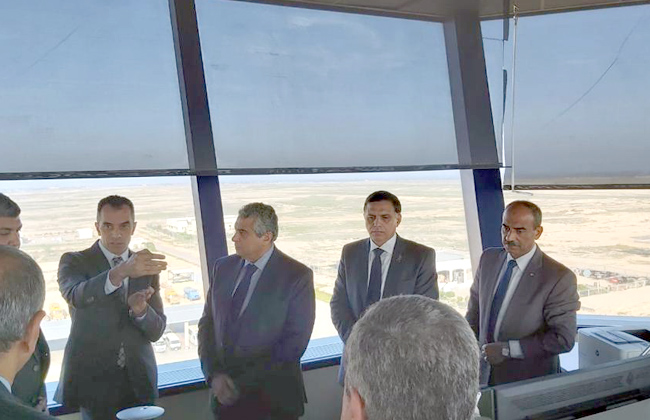 نائب وزير الطيران المدني يقوم بجولة تفقدية لمطار برج العرب الدولي