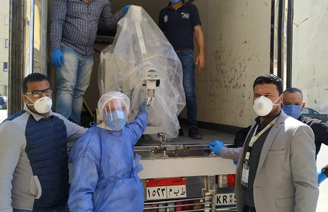 رجل أعمال يتبرع بـ  أجهزة مونيتور وجهاز أشعة وخمسة آلاف كمامة في بورسعيد | صور