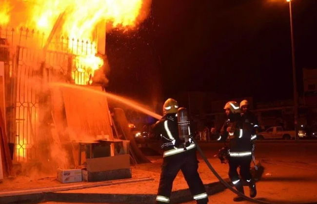 السيطرة على حريق بمصنع زجاج بالعاشر من رمضان 