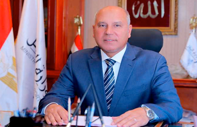 وزير النقل يتابع معدلات تنفيذ المشروعات الخدمية بميناءي الدخيلة والإسكندرية
