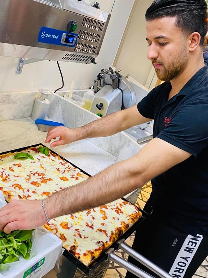 محمود الزهار مبادرة البيتزا في ايطاليا 
