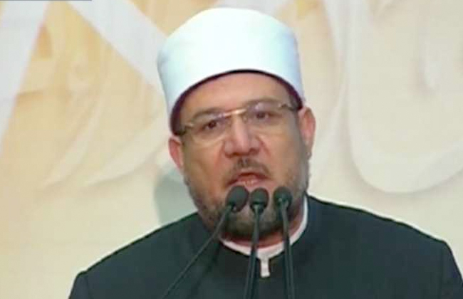 وزير الأوقاف الإسلام يدعو للأخذ بالأسباب ولا تناقض بين الإيمان والعلم