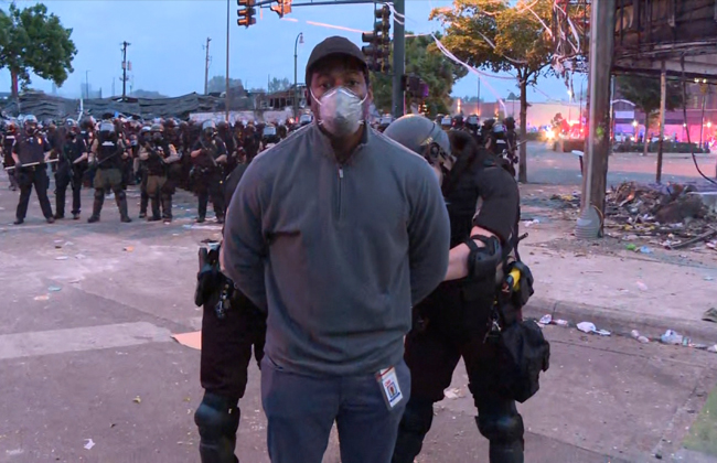 الشرطة الأمريكية تقبض على فريق «سي إن إن أثناء البث المباشر لاحتجاجات مينيابوليس | فيديو