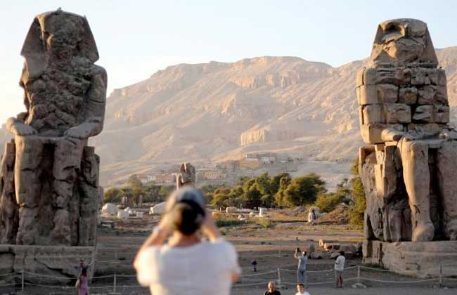 السياحة والآثار تصدر دليلا استرشاديا لتوضيح الضوابط الخاصة باستئناف حركة السياحة والسفر 