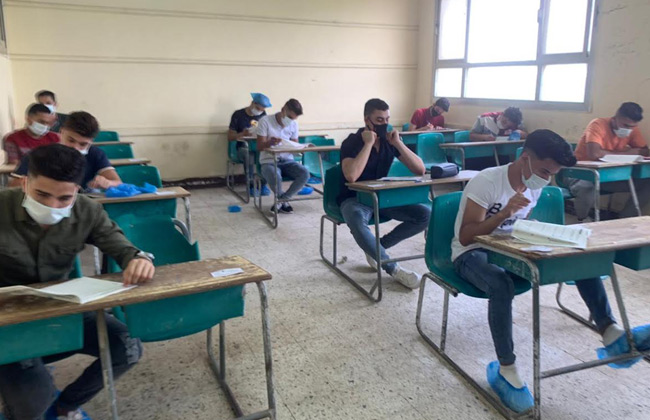 الثانوية العامة اليوم  غشاشا و إصابة ومشاجرة وحالة ولادة لطالبة داخل اللجنة