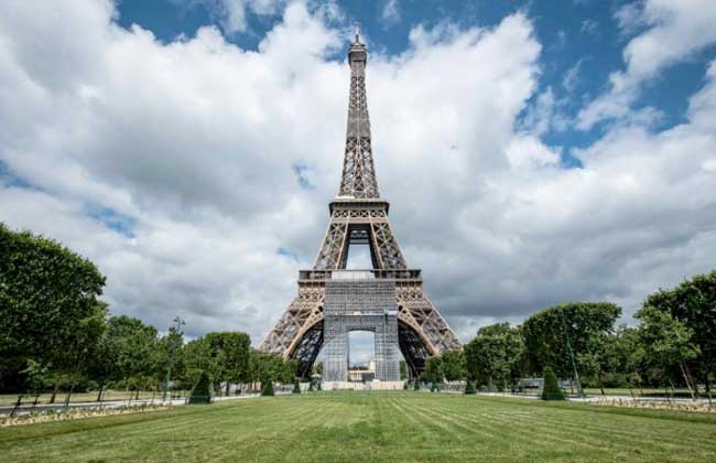 مجلة  ماريان  الفرنسية تقارير سرية تكشف مشكلة خطيرة في برج إيفل
