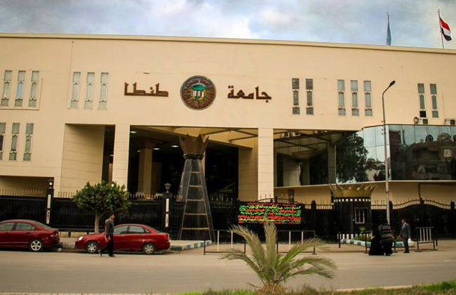 مناقشة  بحثا علميا لمواجهة مشكلات البيئة بالمنتدى البيئي الدولي لجامعة طنطا