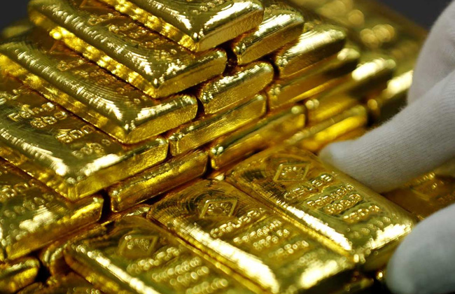 البنوك المركزية بالعالم تبيع الذهب لأول مرة منذ  سنوات