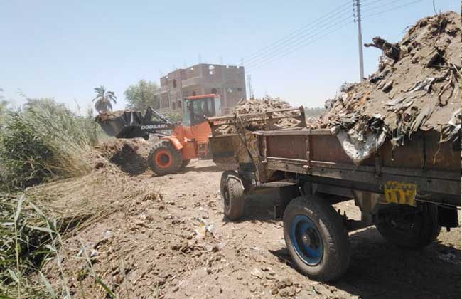  	رفع  مخالفات في حملة بمدينة الطود بالأقصر