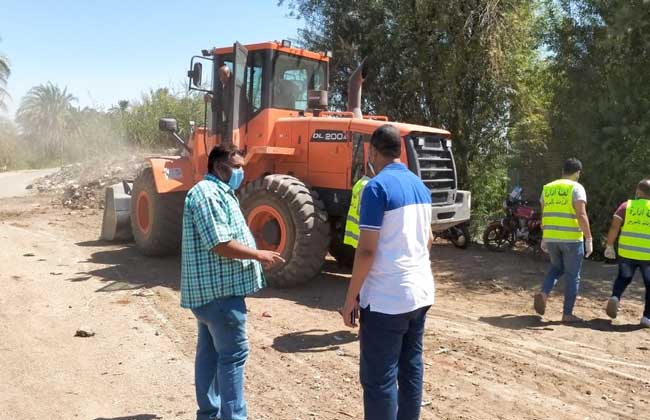  	رفع  مخالفات في حملة بمدينة الطود بالأقصر