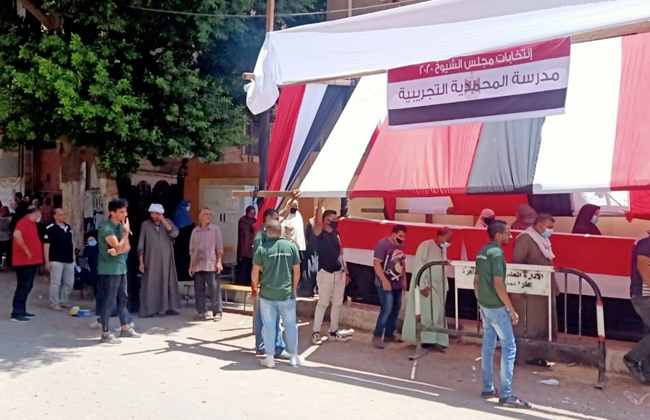 قبل غلق باب التصويت حضور كثيف للناخبين بالدرب الأحمر للمشاركة في انتخابات الشيوخ| فيديو