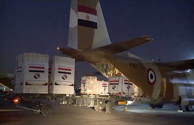 استمرارا لتوجيهات الرئيس مصر تواصل إرسال أطنان من المساعدات الغذائية للمتضررين من السيول بالسودان