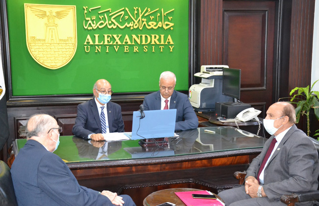 وزير الاتصالات ورئيس جامعة الإسكندرية يشهدان توقيع اتفاقية تعاون لتنفيذ مشاريع بحثية مشتركة| صور
