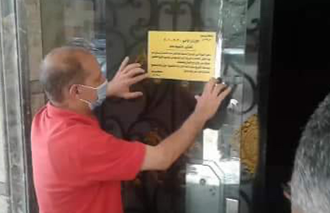 رئيس حي المناخ: وضع ملصقات تحذيرية على المباني المخالفة التي لم يتم التصالح  عليها | صور - بوابة الأهرام