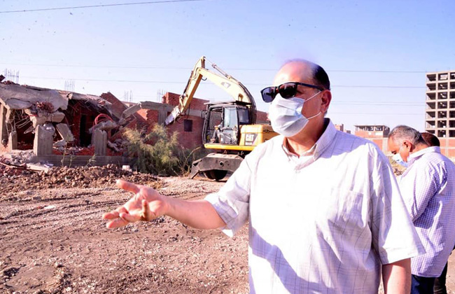 محافظ أسيوط يقود حملة لإزالة 3 منازل و18 حالة تعد على أراض زراعية صور بوابة الأهرام