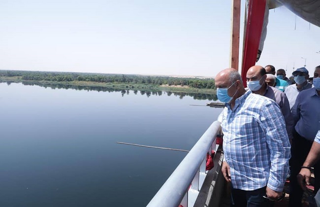 وزير النقل يتابع أعمال تنفيذ  محاور على النيل بمحافظة أسوان | صور