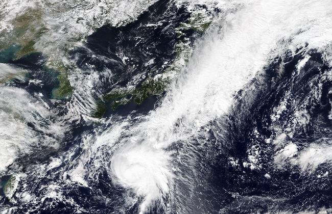 الأرصاد اليابانية العاصفة المدارية «دولفين تقترب من المناطق الشرقية والشمالية للبلاد