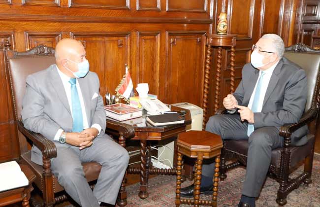 وزير الزراعة يبحث مع نائب رئيس البنك الأهلي المصري آليات تمويل الأنشطة الزراعية