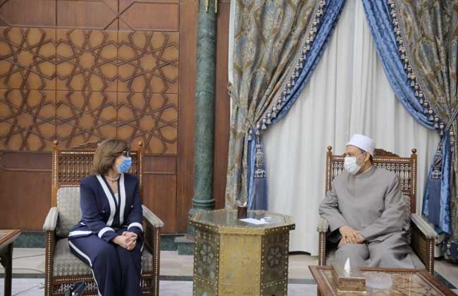 شيخ الأزهر لسفيرة مصر في طشقند أوزباكستان تستمد هويتها من التراث الإسلامي