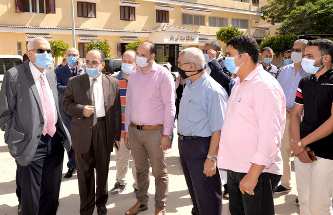 رئيس جامعة المنصورة يتفقد استعدادات المدن الجامعية للعام الدراسي الجديد | صور