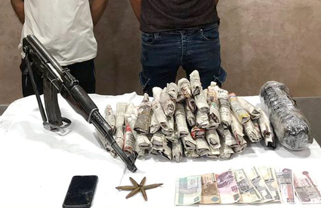 ضبط كمية من مخدر الأستروكس وسلاح نارى بحوزة عنصرين إجراميين بالقاهرة