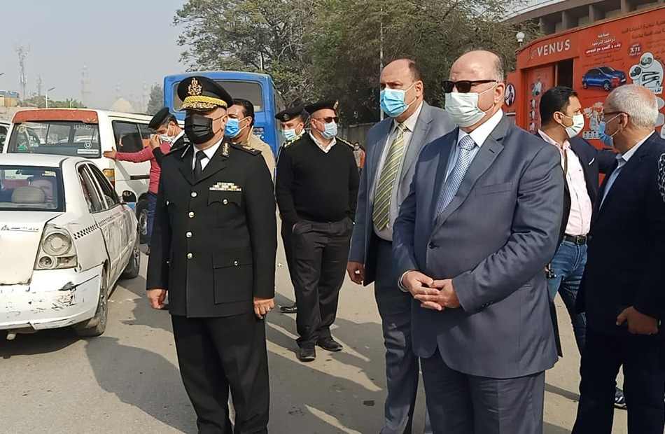 محافظ القاهرة يحرر محضرا ضد محصل هيئة نقل عام لعدم ارتداء الكمامة 