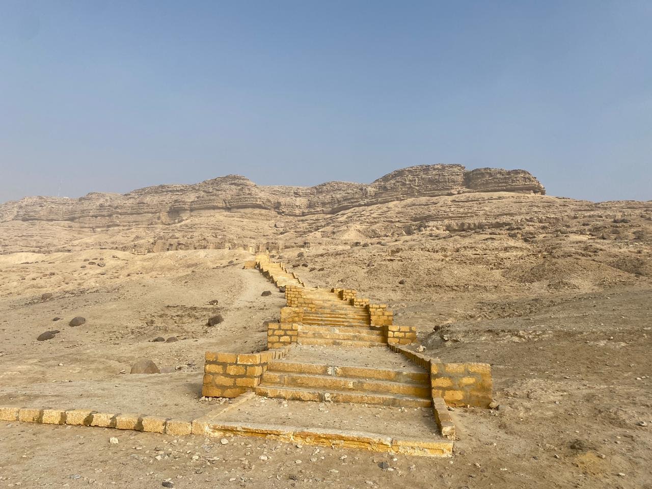 "السياحة والآثار" يزور منطقة بني حسن الأثرية بالمنيا