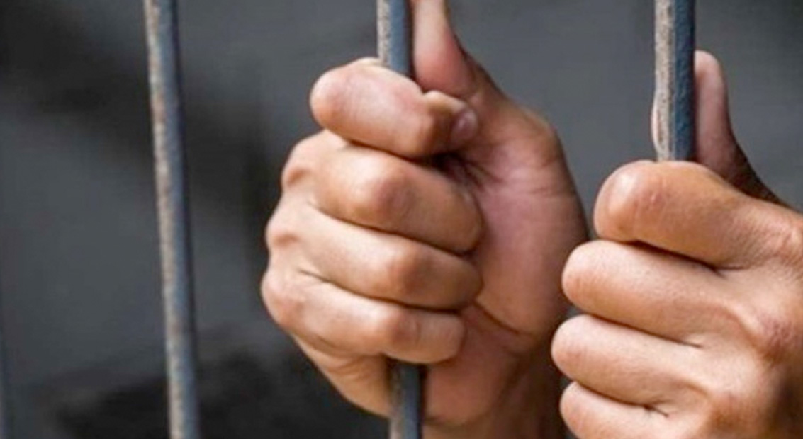 محكمة جنايات كفر الشيخ تقضي بسجن طالب  سنوات لقيامه بهتك عرض طفل 