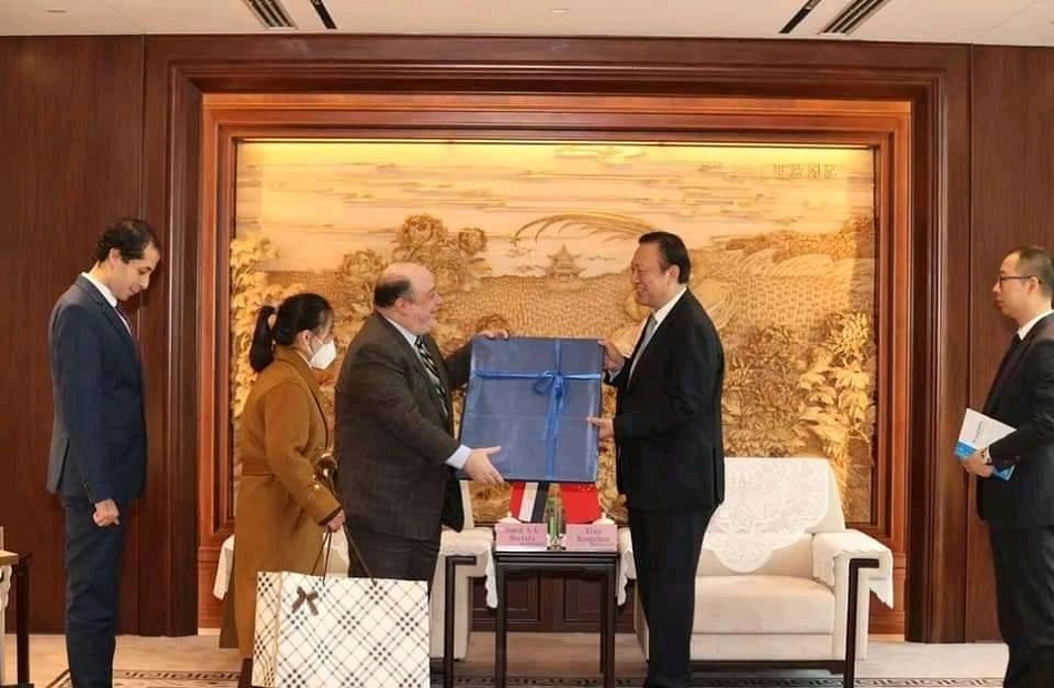 قنصل مصر في شنغهاي يشهد التوقيع على  ملحقا لمنطقة المال والأعمال بالعاصمة الإدارية| صور