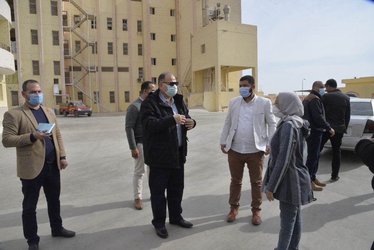سعد يتابع تطبيق الإجراءات الاحترازية بالمنطقة الصناعية بمدينة أسيوط الجديدة 