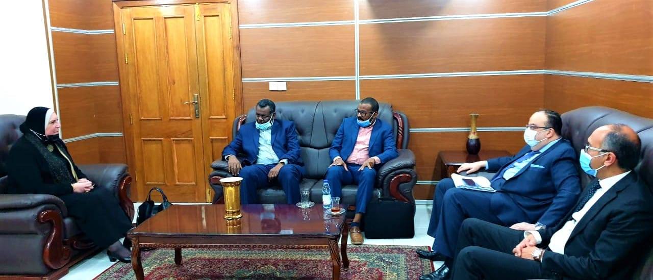 اجتماع وزيرة التجارة والصناعة مع الوفد السوداني