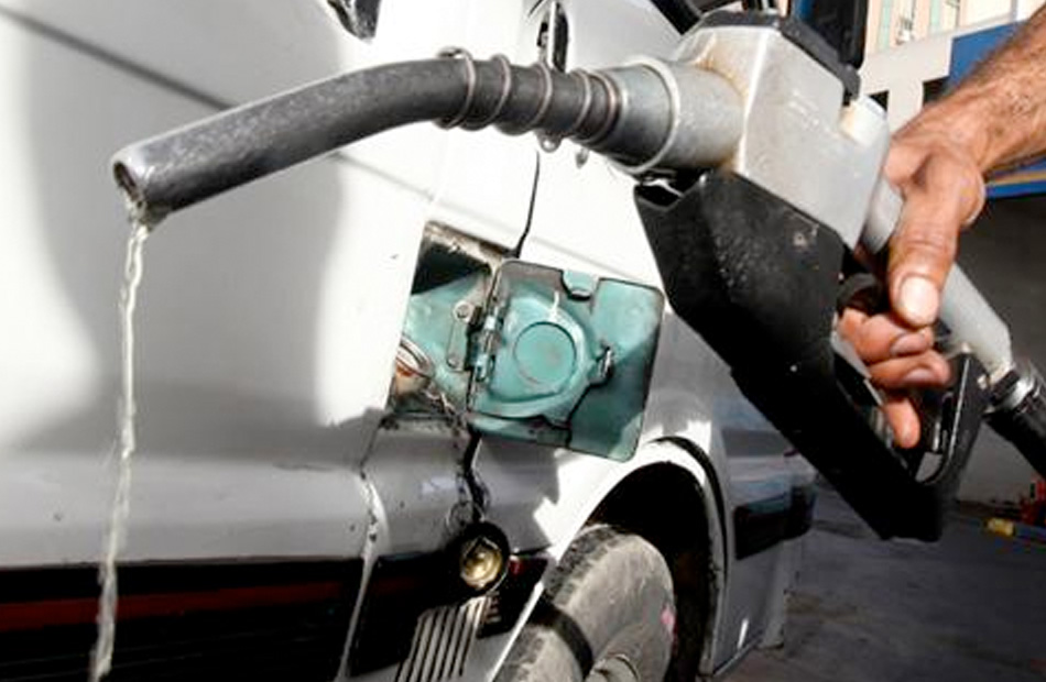 قيادات حزبية تثبيت أسعار الوقود يؤكد حرص الرئيس السيسي على تحصين المواطن ضد أثر الأزمة الاقتصادية العالمية