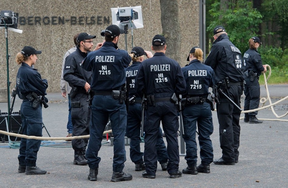 الشرطة الألمانية تعثر على كرتونة بها مليون يورو